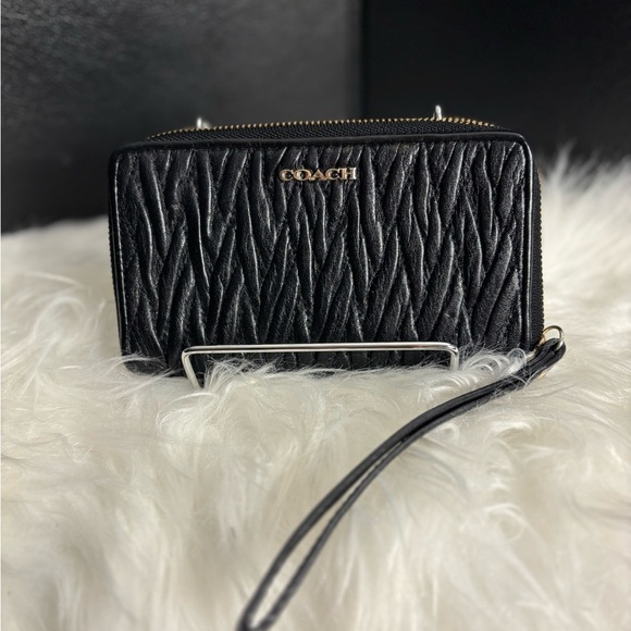 Coach Black Accordion Zip Wristlet w/ Quilted Leather - Picture 1 of 7